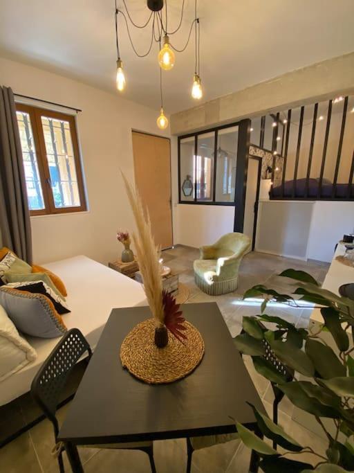 Ferienwohnung Superbe Studio De Charme Tourrette-Levens Exterior foto