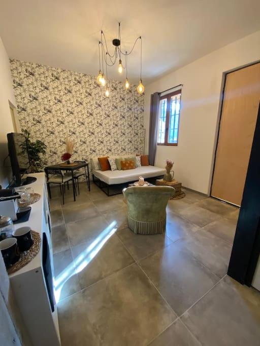 Ferienwohnung Superbe Studio De Charme Tourrette-Levens Exterior foto